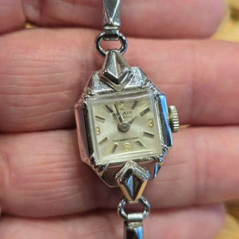 Vintage Belair 17 Jewels Shockresistant Ladies Watch